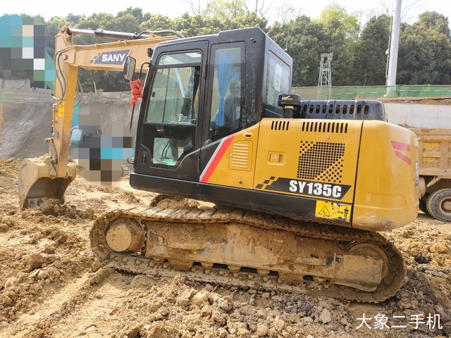 三一重工 SY135C 挖掘机